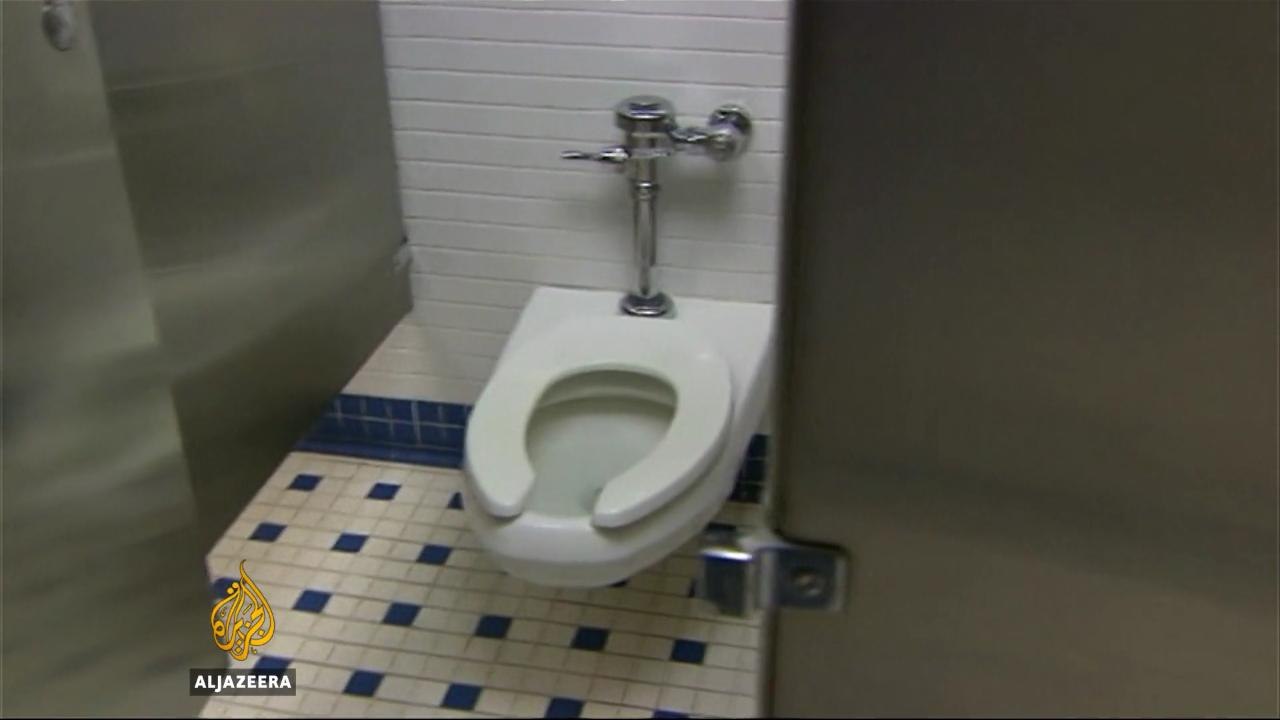 Obama: Transgender students must be allowed to pick bathrooms