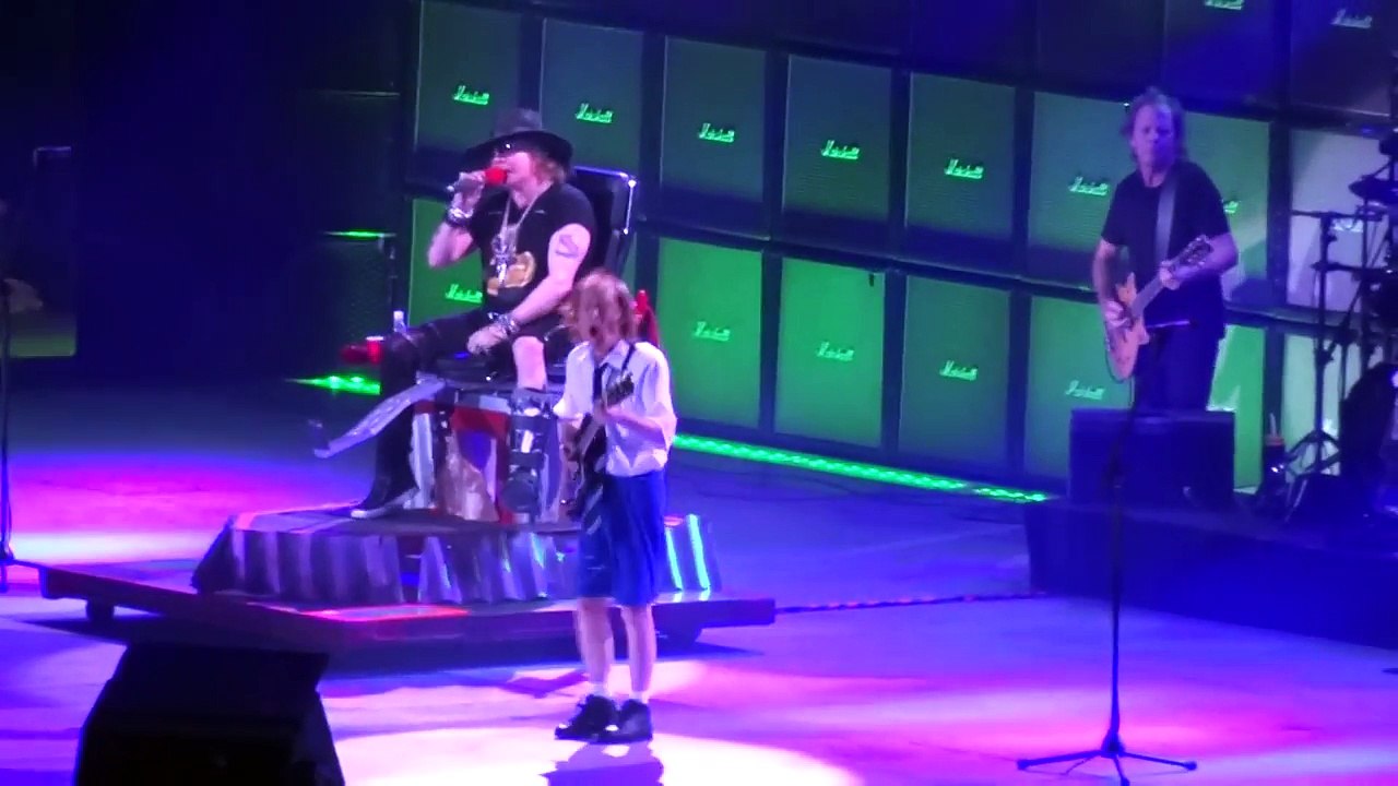 AC/DC & Axl Rose - Sin City (Marseille)
