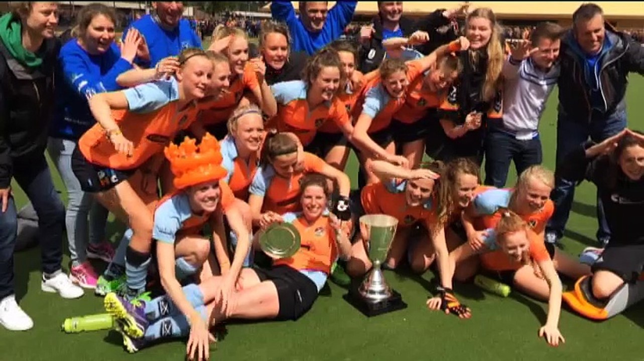 Dames van GHHC vieren uitbundig hun promotie - RTV Noord