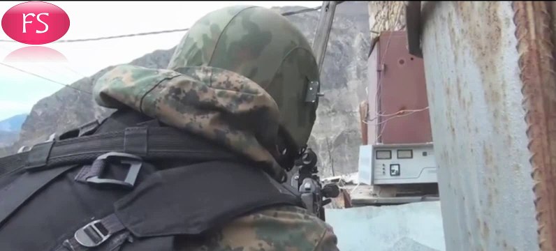 Первое видео с места захвата в заложники полицейского в Дербенте