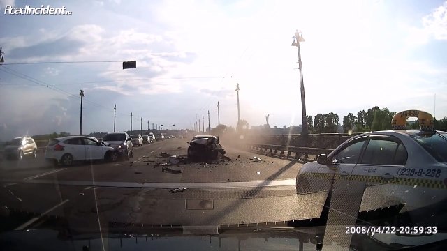 Массовое ДТП на мосту им. Патона в Киеве 10.05.2016