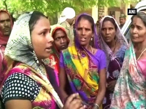 Woman beats govt. employee for eve-teasing her