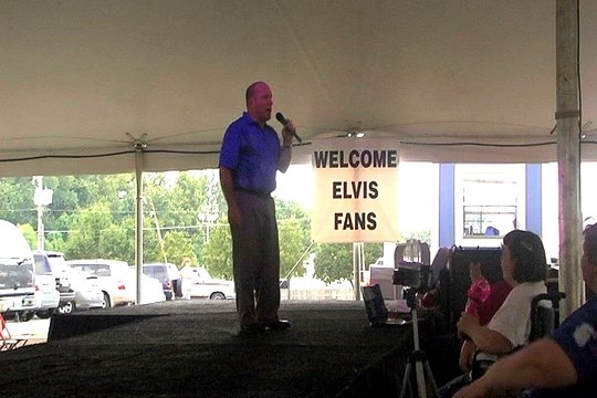 Danny McCorkle sings 'Walk A Mile In My Shoes' Elvis Week 2009
