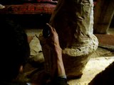 10 Prof. Juan Lázara filma monjes albañiles en Gyantse.MPG
