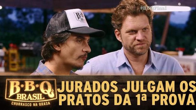 Jurados julgam os pratos dos churrasqueiros