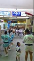 Japanese traditional dance inside the subway!