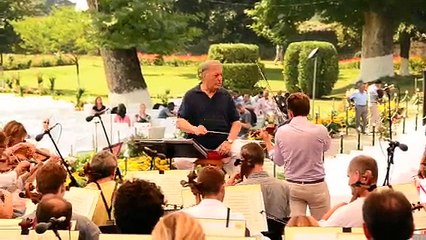 Zubin Mehta at The Shalimar Gardens Kashmir. September 5 20