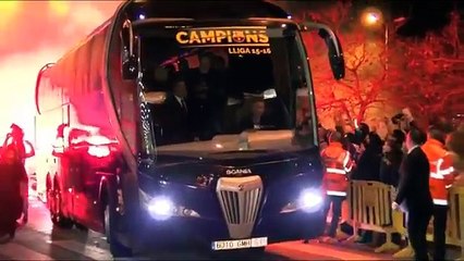 Espectacular recibimiento en llamas al Barcelona campeón de Liga