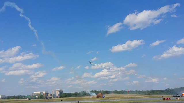 Un avion se crash lors d'un meeting aérien !