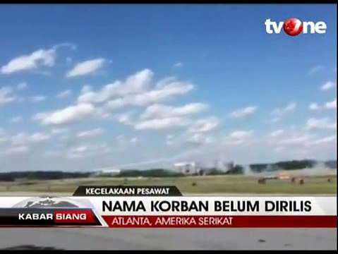 Detik-detik Pesawat Jatuh Saat Beraksi di Udara