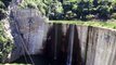 Ce taré saute du haut d'un barrage de 35 mètres de hauteur