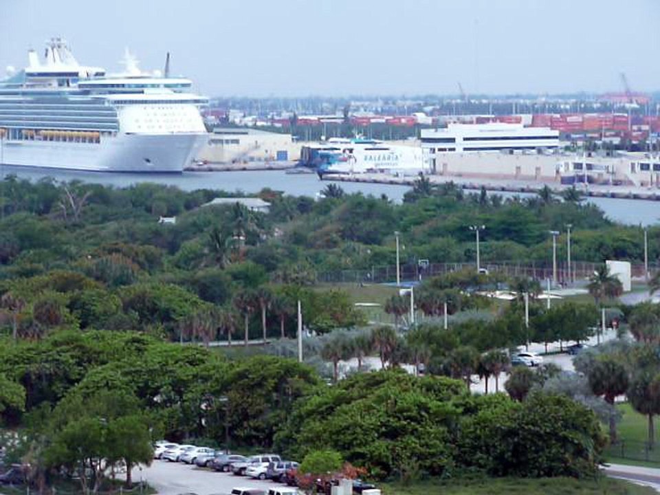 PORT E 016 P1080158