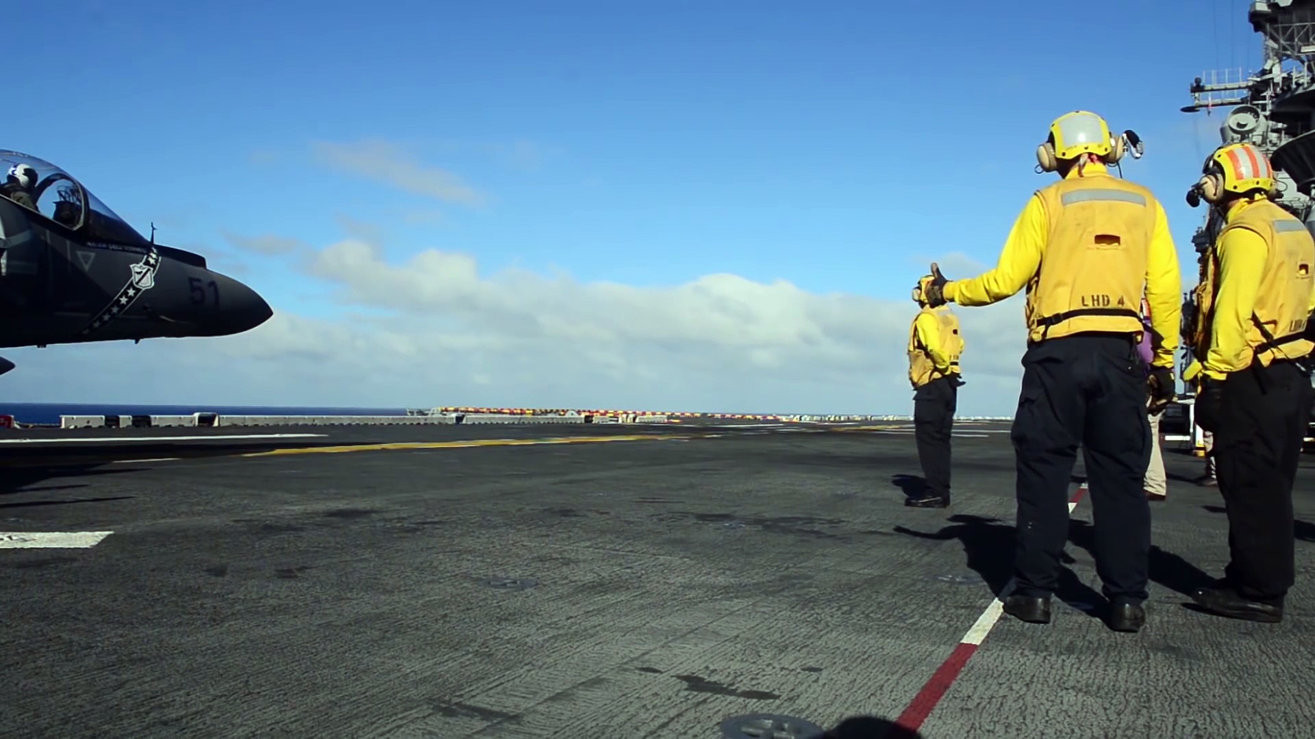 USS Boxer - Gigantic US Navy Amphibious Assault Ship in Action