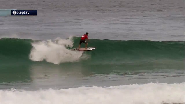 Premier backflip en surf !