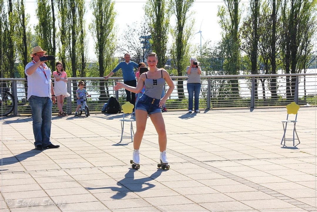 Sax & Friends 'Pennies from heaven' vs. Showskating Borgward World Meeting 2016