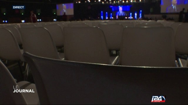 Des Femen perturbent une conférence de Tariq Ramadan au congrès de l'UOIF