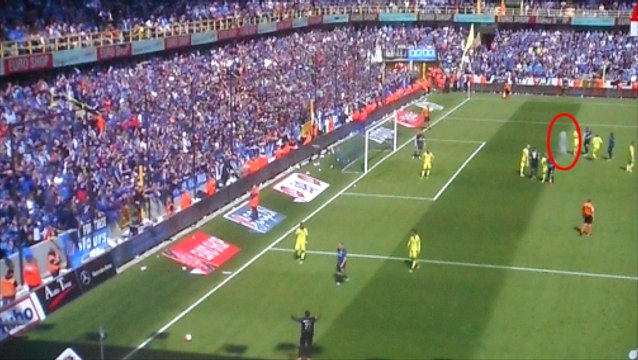 Match Between Club Brugge And Anderlecht Gets Suspended Due To Firecracker Thrown On The Pitch!