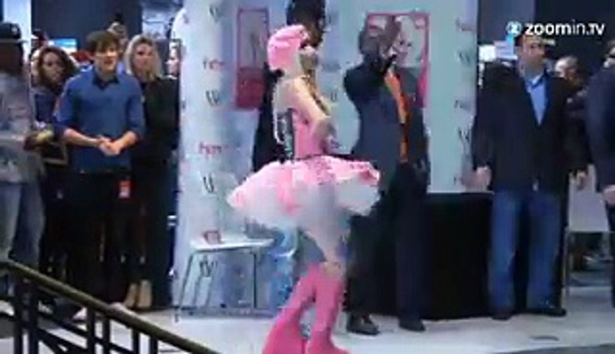 Nicki Minaj posts completely shower selfies