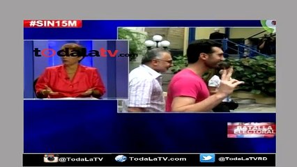 KARIM ABU NABA EN SU LLEGADA A EJERCER EL VOTO-NOTICIAS SIN-VIDEO