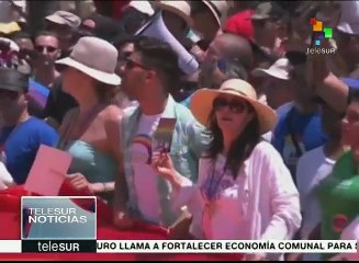 Miembros de la comunidad LGBTI se manifiestan en