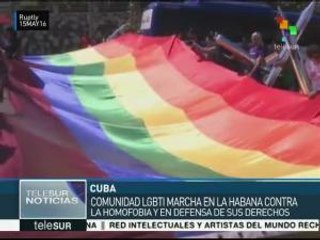 Miembros de la comunidad LGBTI se manifiestan en