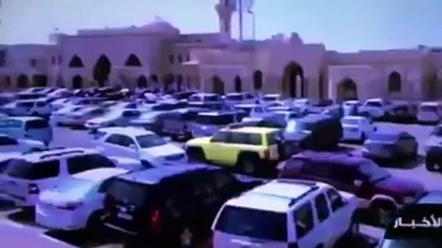CCTV- Brave Man Stop Suicide Bomber Entering Mosque in Saudi Arabia (RAW-VIDEO)