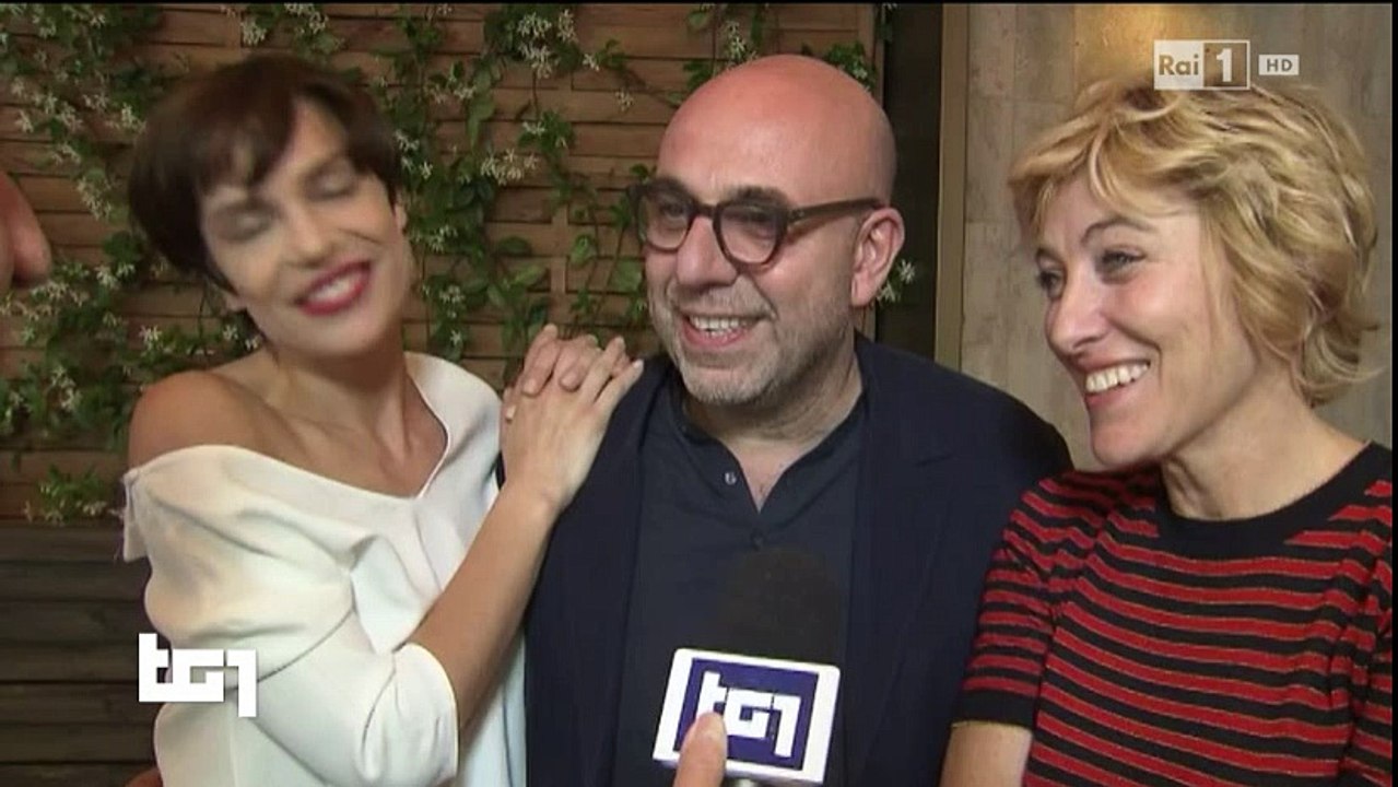 Flavio Insinna e Federico Russo in collegamento con il TG1 per le anticipazioni dell'Eurovision Song Contest -14/05/2016