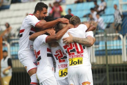 Lucas Fernandes comanda garotos do São Paulo em vitória sobre o Botafogo fora de casa