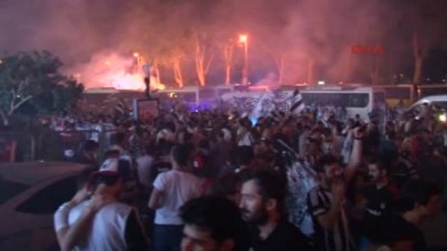 Beşiktaşlı Taraftarların Şampiyonluk Coşkusu