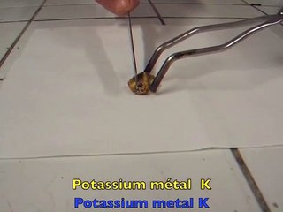 Potassium K sur l'eau;Potassium K, H2O and oxygen O2 in the