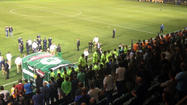 Αποδοκιμασίες στην Λεωφόρο κατά του Στραματσόνι