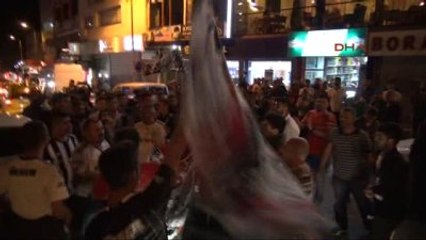 Tunceli'de Beşiktaşlıların Şampiyonluğu Kutladı