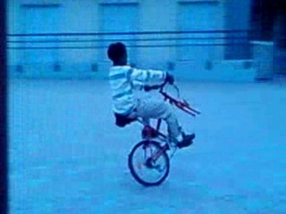 sisi ptit brandon dans c'est art orly park gonesse 95500