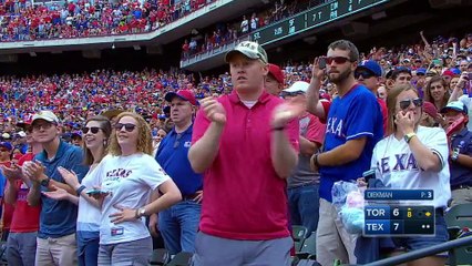 Se vacian las bancas entre Blue Jays vs Rangers