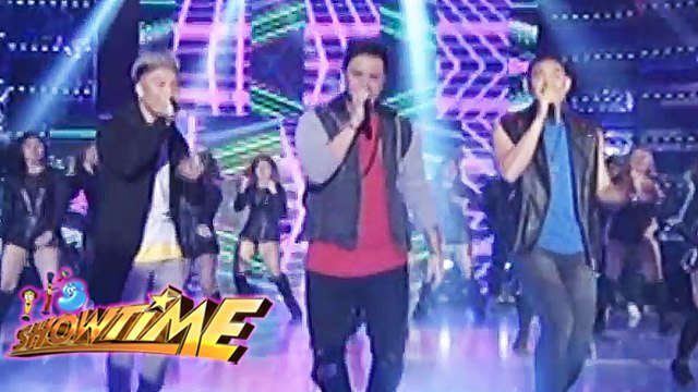 It's Showtime: Billy jams with Kris Lawrence and Jay R