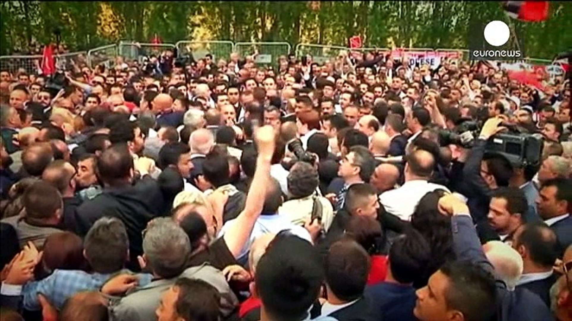 ⁣Туреччина: заблоковано з'їзд опозиційної партії