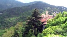 Panorama da Bajardo, le alpi della Riviera dei Fiori.