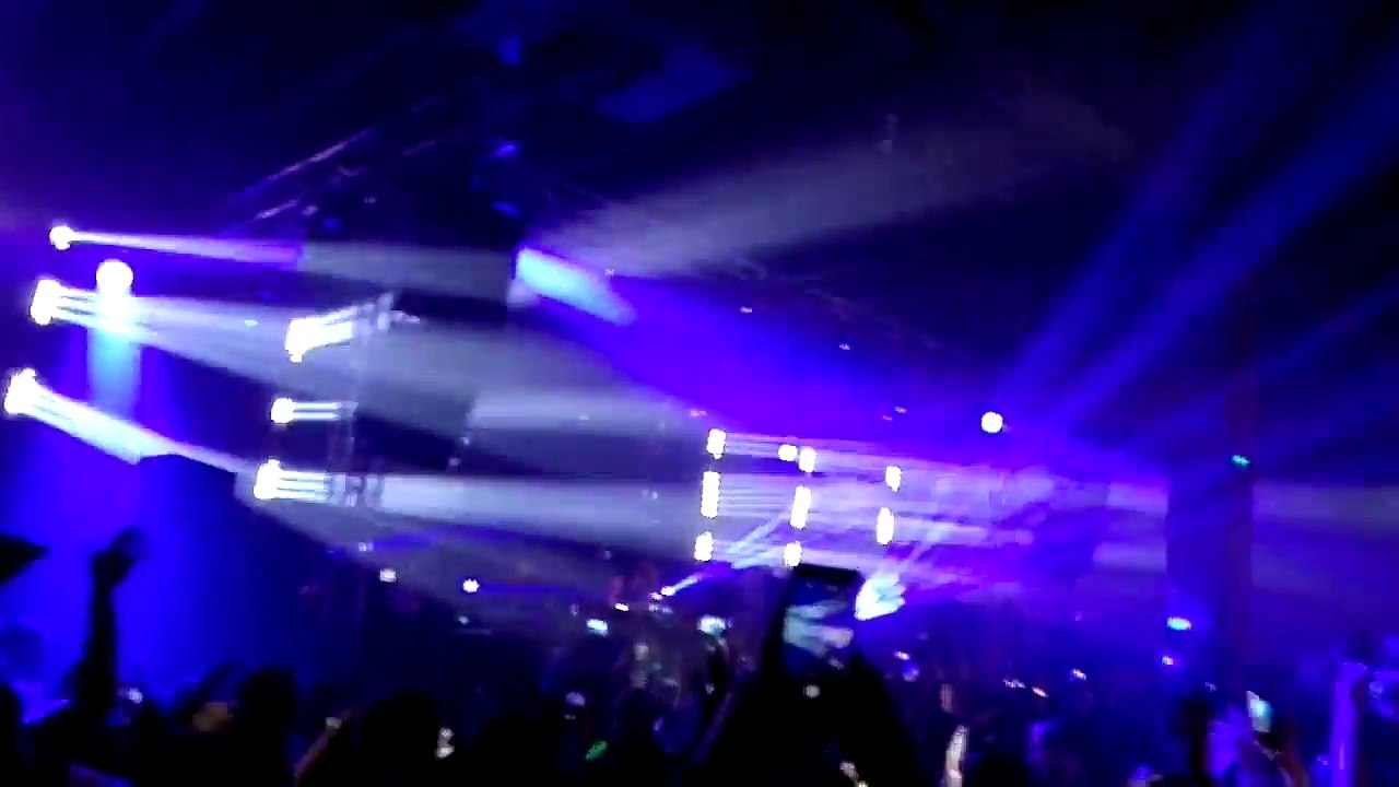 Lea Dobricic  Deborah De Luca Magacin Depo 07.05.2016 Born Slippy [Trainspotting]