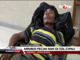 Pecah Ban, Minibus Terguling Dua Kali di Tol Cipali