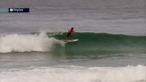 Le surfeur Gabriel Medina réalise un backflip