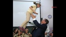 Davutoğlu, Muazzez Karaçay İlkokulu ile Hacı Ömer Tarman Anadolu Lisesi'ni Ziyaret Etti