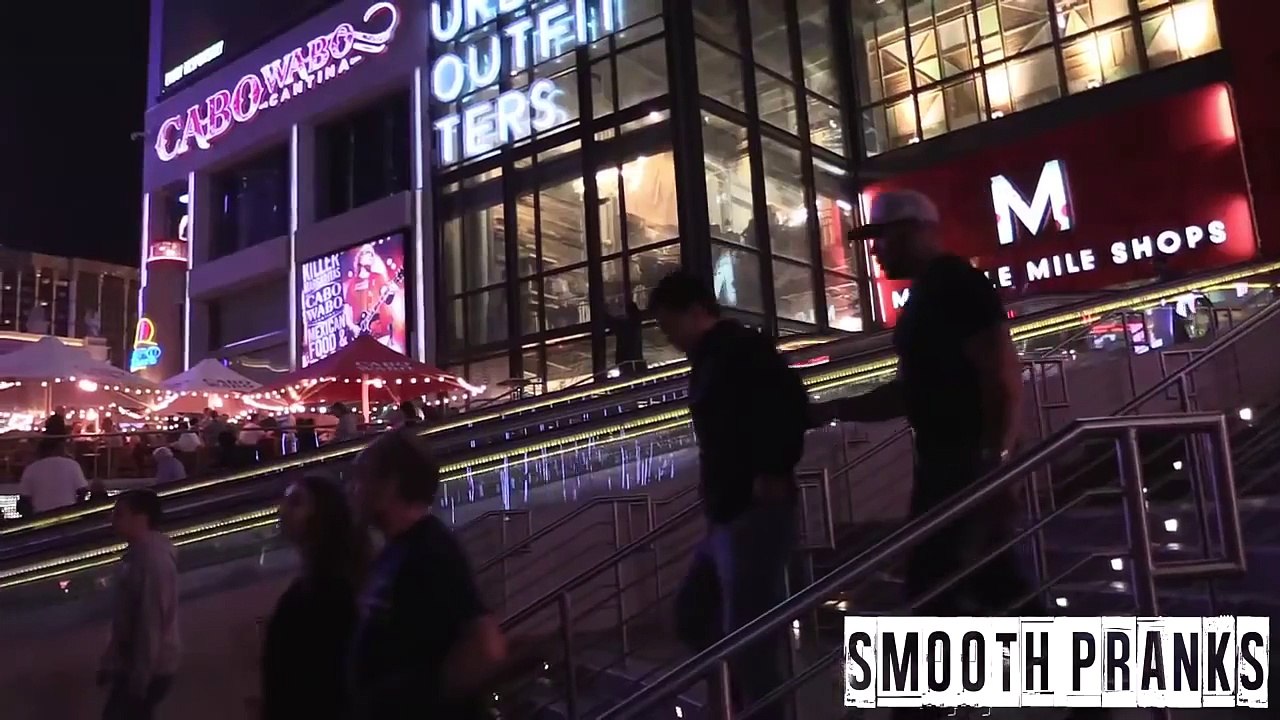 Guy Gets Knocked Out in Vegas - Prank