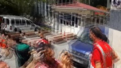 Otomobillerin Kilitlenmesini Sinyal Kesiciyle Engelleyip Para Dolu Çantaları Çalan Hırsızlar...