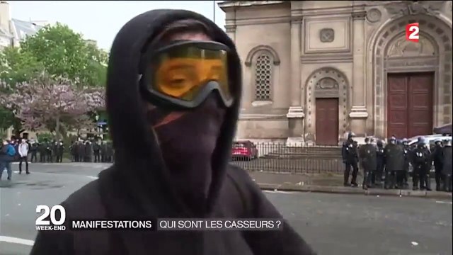 Des journalistes brutalisés et mis au sol par des policiers en pleine interview