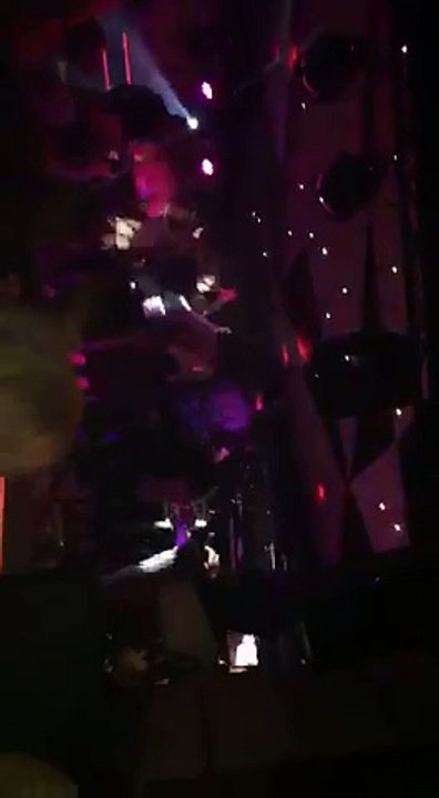 video-1463387351