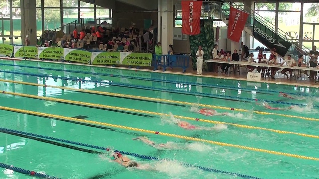 Rébecca Gensane remporte le 100 NL de Saint-Etienne (1 05 24), 12 ans