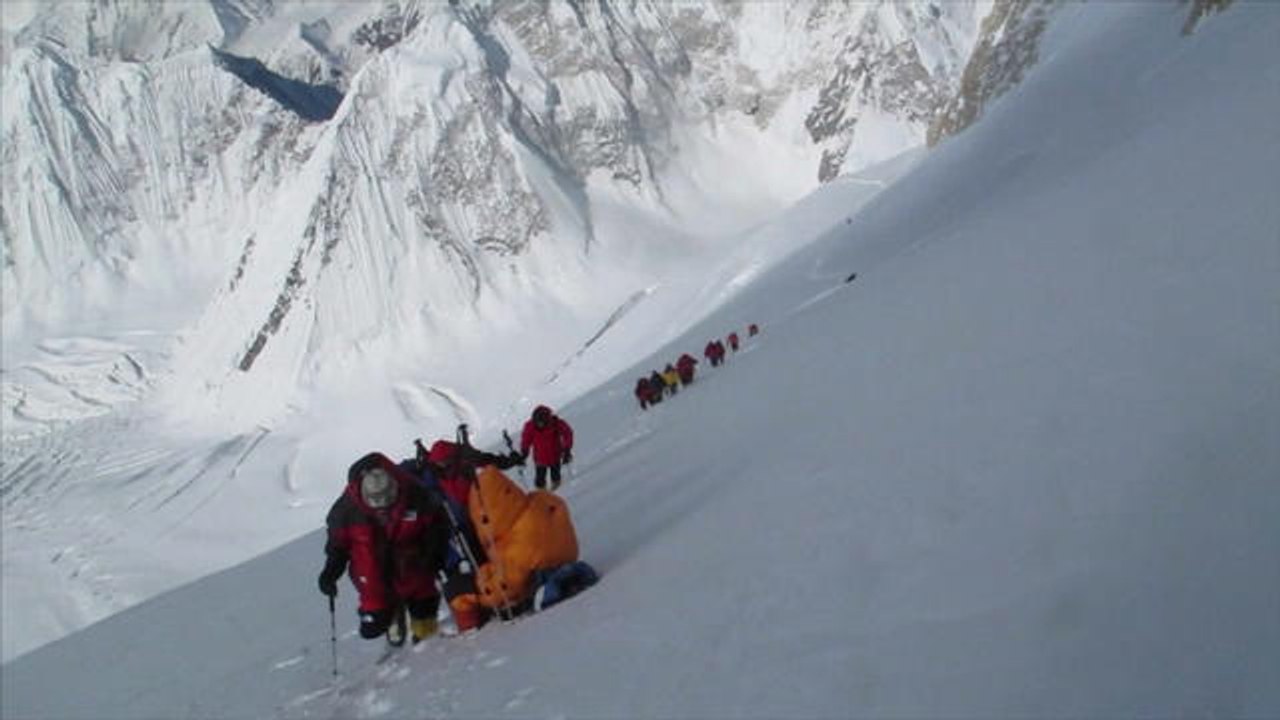 Une ascension sans oxygène, le défi fou de l'alpiniste Santiago Quintero - Le 16/05/2016 à 14h15