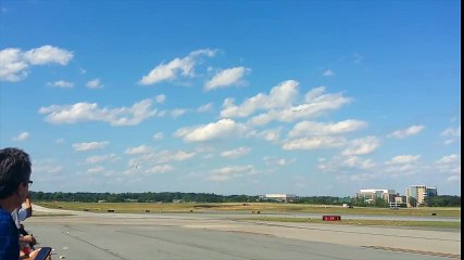 Exhibición de vuelo acrobático acaba en tragedia