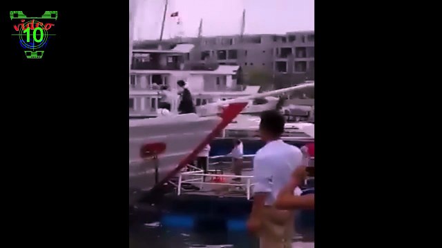 Cận cảnh Hành khách nhảy xuống biển trong vụ tàu cháy ở Tuần Châu