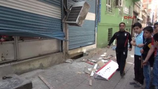 Diyarbakır Kız Çocuğunu Taciz Ettiği İddia Edilen Esnafa Linç Girişimi